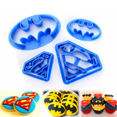 SET. 4 Emporte-pièces Super Héros Batman et Superman