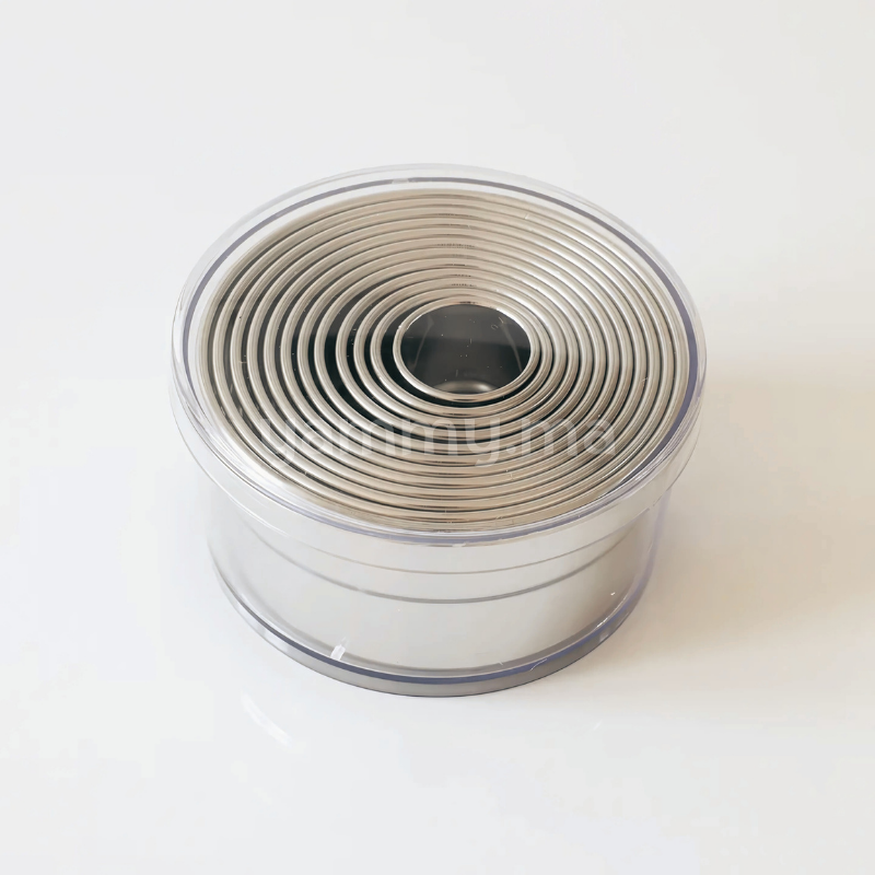 SET. 12 Emporte-pièces Ronds Simples en Inox Hauteur 5cm