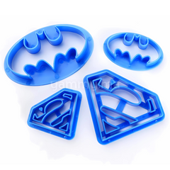SET. 4 Emporte-pièces Super Héros Batman et Superman