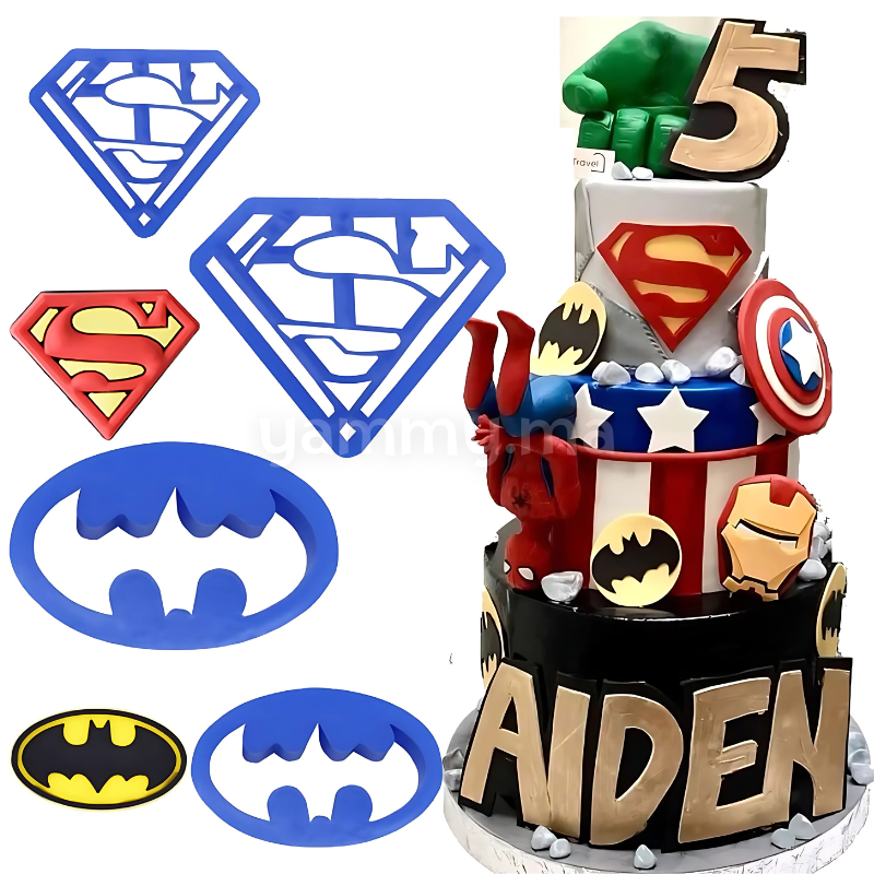 SET. 4 Emporte-pièces Super Héros Batman et Superman