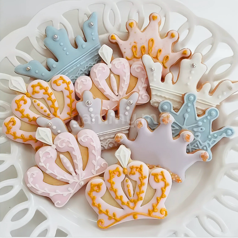 SET. 5 Emporte-pièces Mini Couronnes