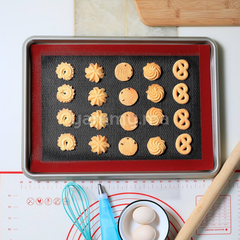 Tapis de Cuisson en Silicone Perforé 30 x 40 cm