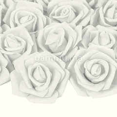Roses Artificielles Blanches en Mousse