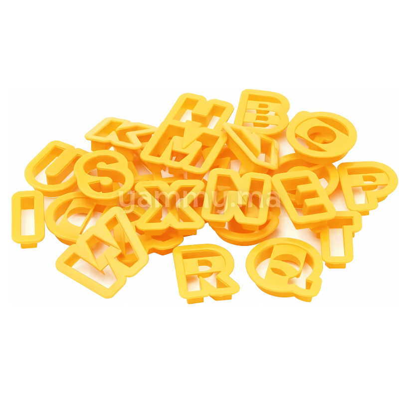 SET. 26 Emporte-pièces Alphabet 5 cm Jaune