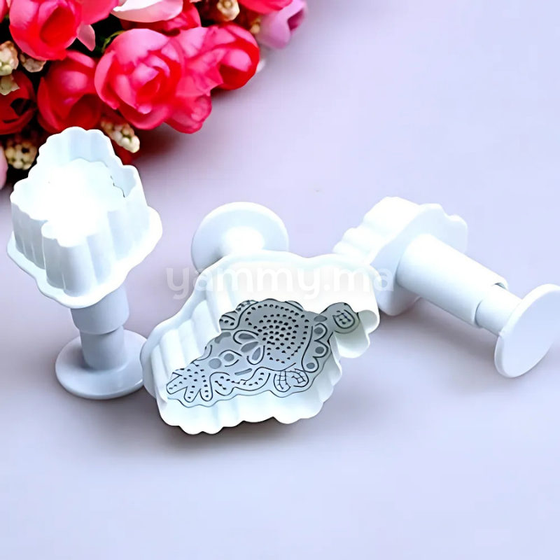 SET. 3 Emporte-Pièces avec Poussoir Feuilles Rétro