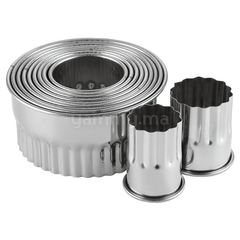 SET. 12 Emporte-pièces Ronds en Inox Hauteur 5 cm