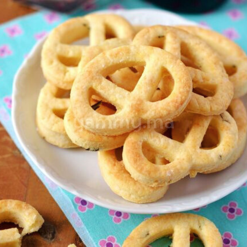 Emporte-pièces avec Poussoir Bretzel en Inox