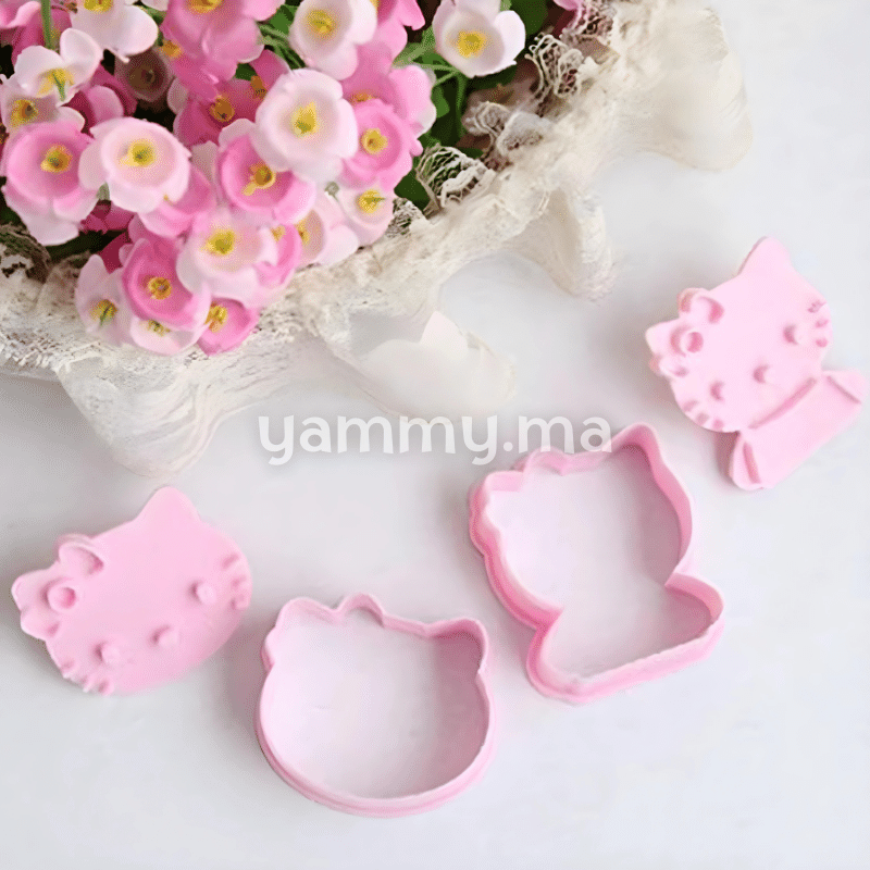 SET. 2 Emporte-pièces Hello Kitty