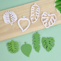 SET. 4 Emporte-pièces Feuilles Tropicales