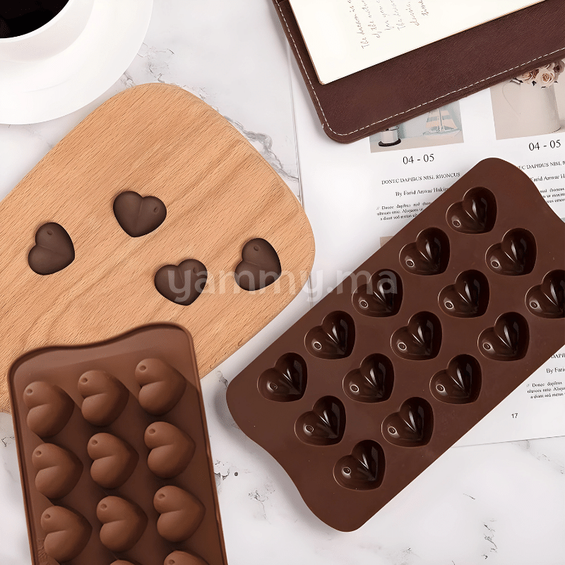 Moule Silicone à Chocolat 15 Coeurs Bombé